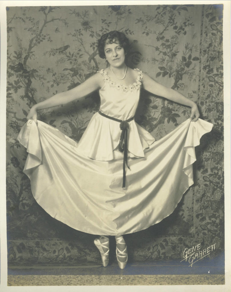 Edyth Bush as Ballerina